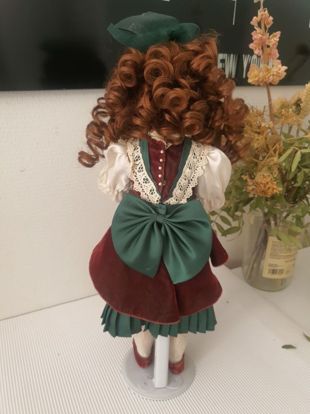 KATHLEEN poup&eacute;e de collection en porcelaine 