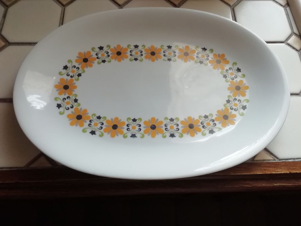 Beau plat porcelaine d&eacute;cor&eacute; ann&eacute;e 70 Cuisine