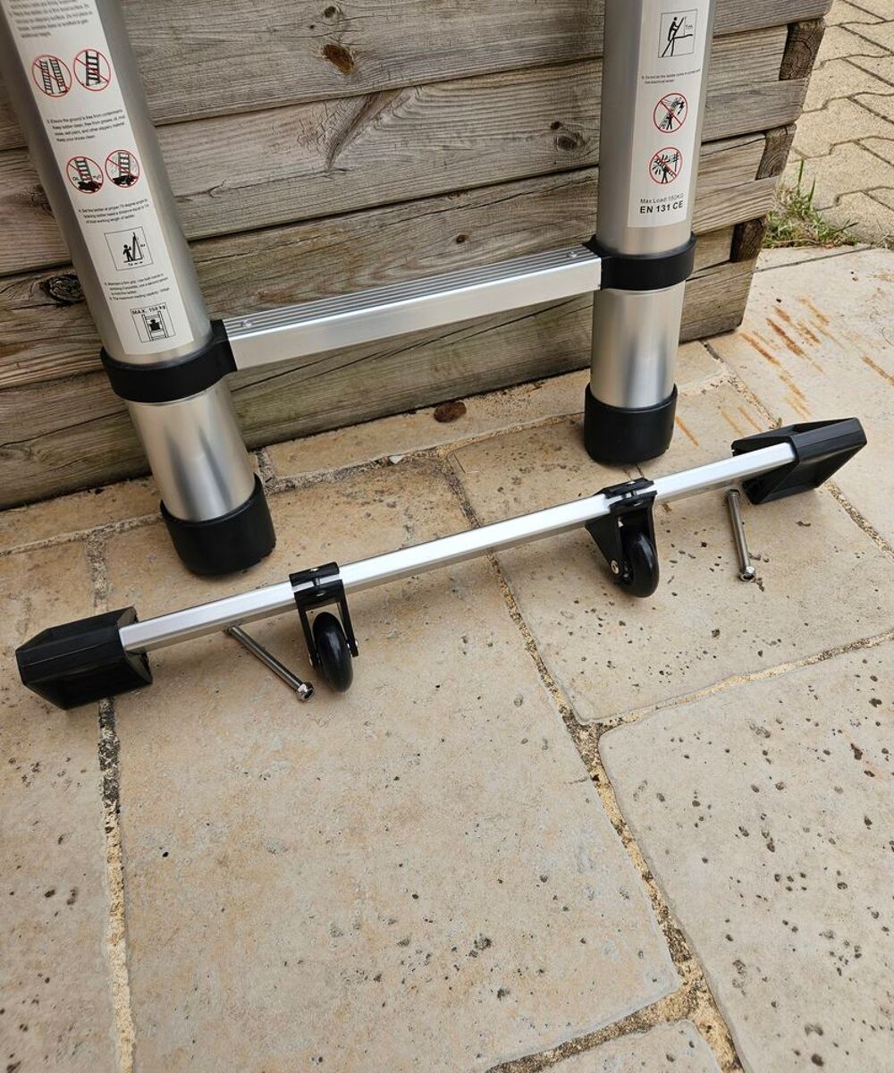 TRAVERSE D'&Eacute;CHELLE T&Eacute;LESCOPIQUE + ROULETTES + VISSERIES Bricolage