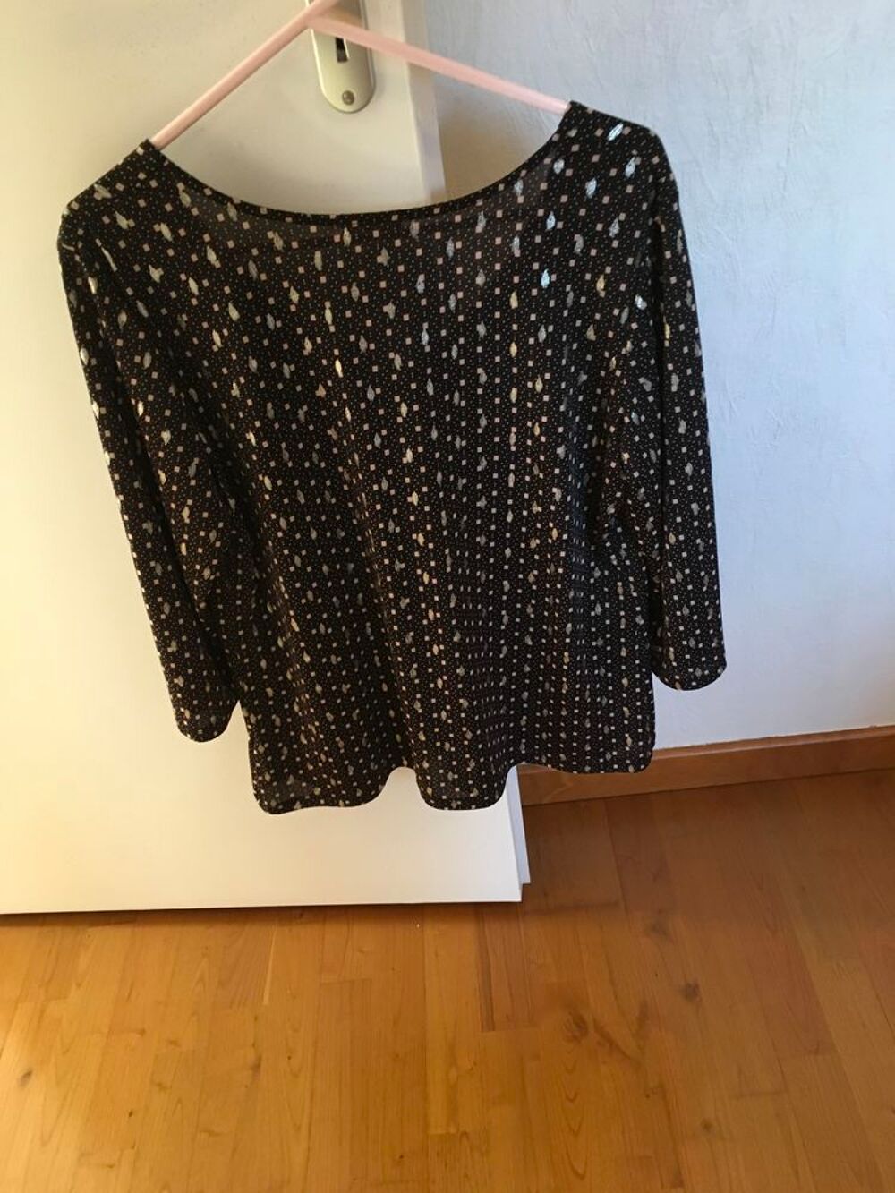 Toute sorte de v&ecirc;tements en lots tr&egrave;s bonnes qualit&eacute;s Vêtements