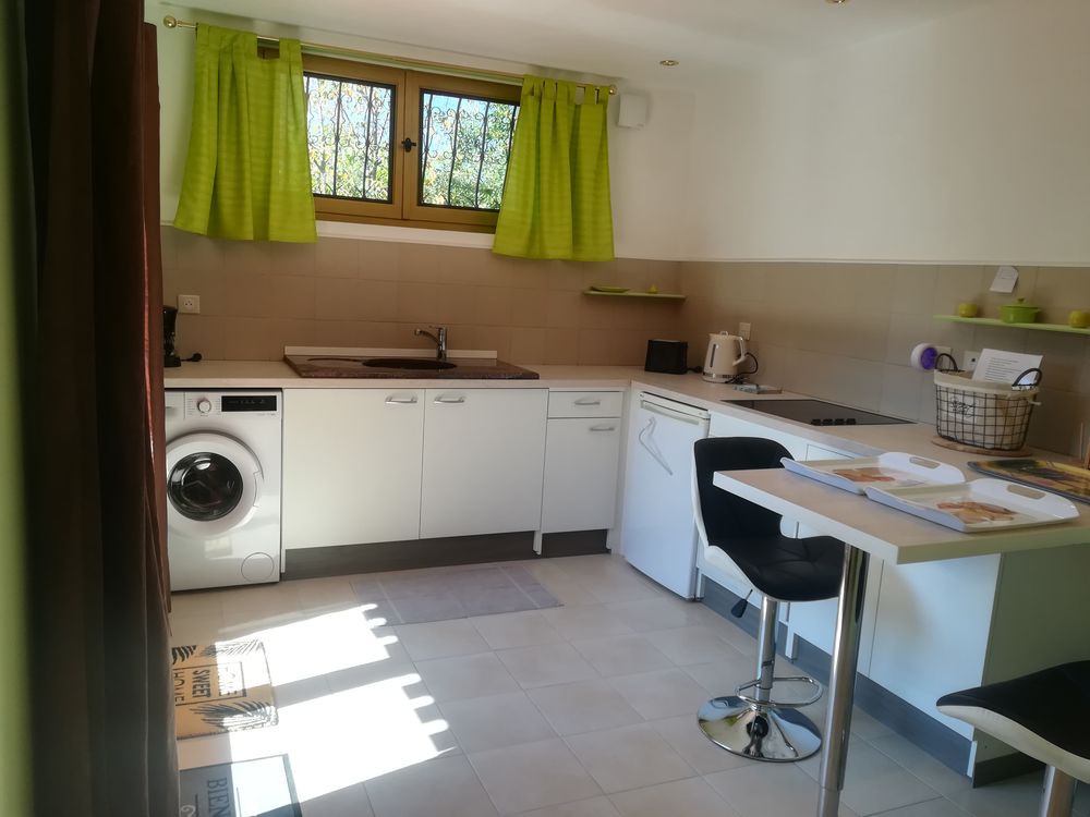Location Appartement Voglans meublé climatisé au rez de chaussée de notre maison Voglans