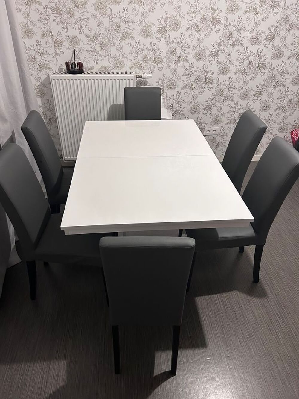 table p&eacute;gase extensible avec 6 chaises Mia Meubles
