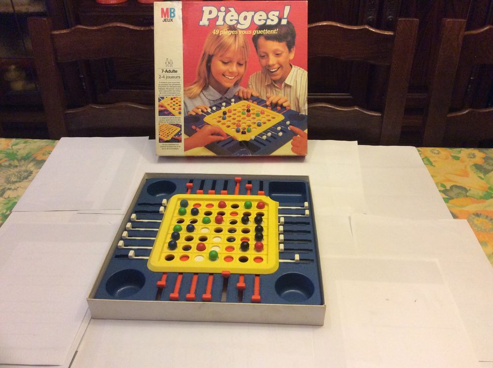 Jeu Pi&egrave;ges MB Annee 1984 