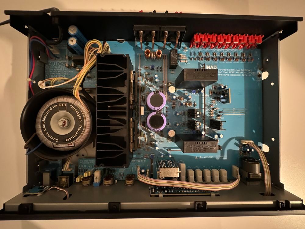 Amplificateur NAD C300 en tr&egrave;s bon &eacute;tat Audio et hifi
