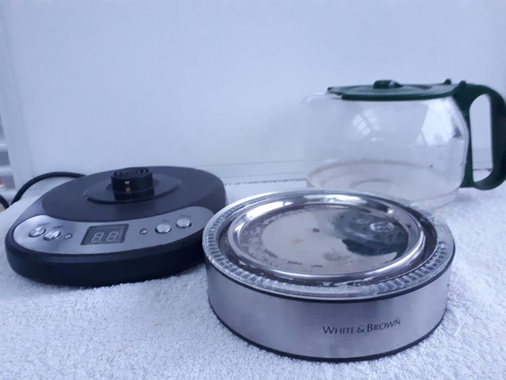 Bouilloire &eacute;lectrique en verre White &amp; Brown Electrom�nager