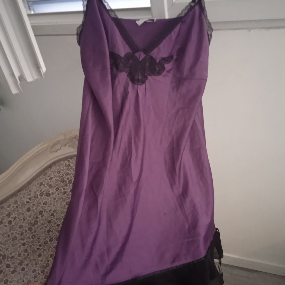 nuisette Etam 100% polyester T 42 violette et noire Vêtements