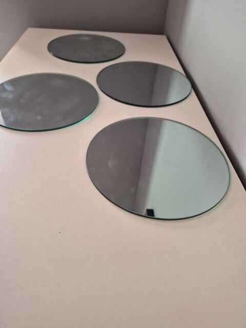 4 miroirs muraux ronds Monteux (84)