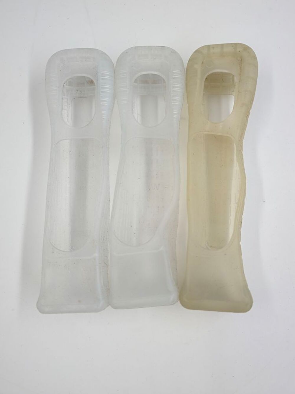 Lot d'accessoires Nintendo Wii 3 protections pour manettes Consoles et jeux vidéos