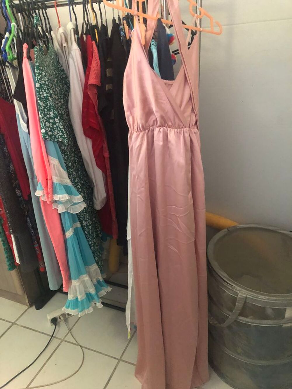 Lot 30 robes pour revente Vêtements