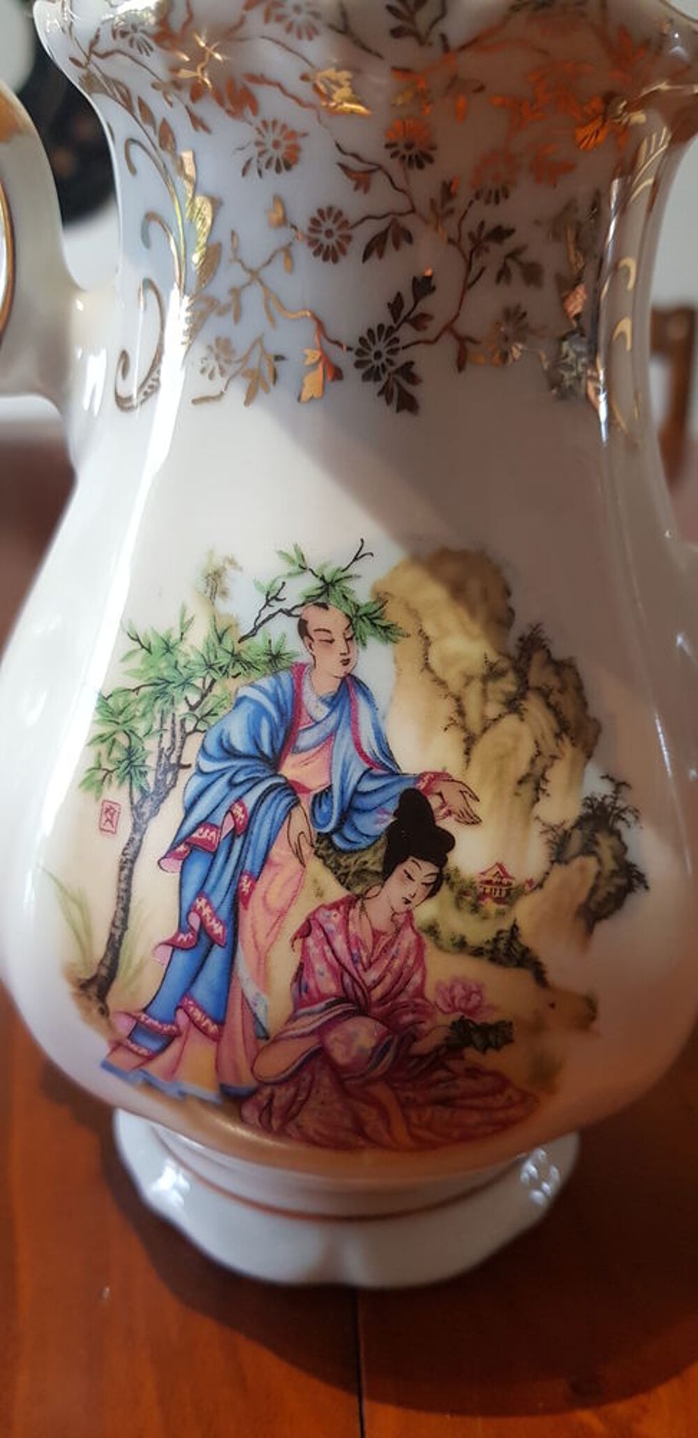 Service &agrave; caf&eacute; en porcelaine 