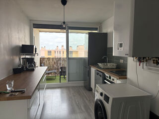  Appartement à louer 4 pièces 74 m²