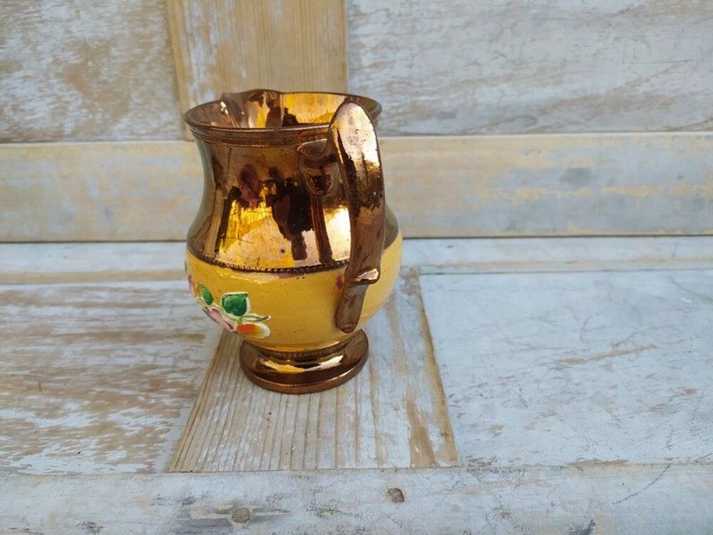 Ancien Petit Pichet Pot &agrave; Lait Fa&iuml;ence Lustr&eacute;e de Jersey. Décoration