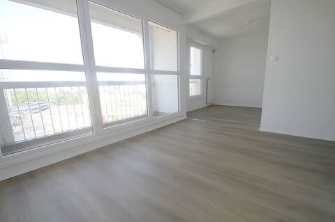   Studio de 29,56 m refait  neuf avec balcon, cave, ascenseur et place de parking en sous-sol. Appartement - 1 pice(s) - 29 m
