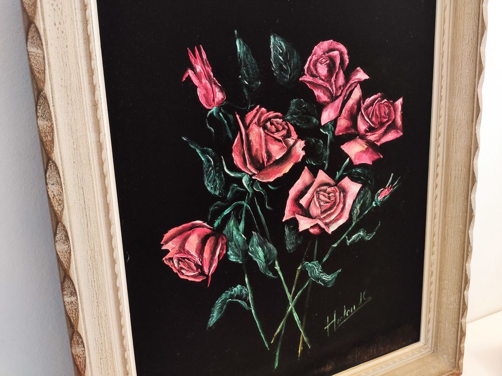 Tableau 7 roses fond noir en VELOURS cadre bois Décoration
