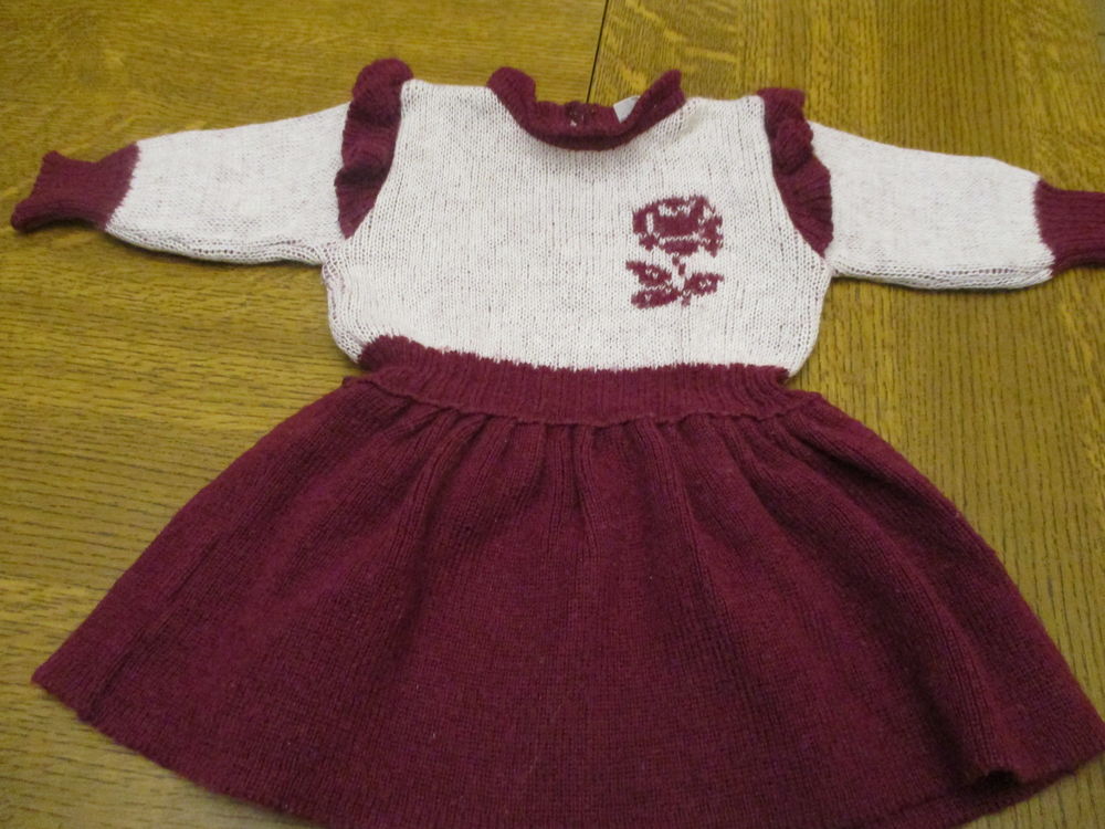 Robe violet et cr&egrave;me avec motif en haut taille 2 Vêtements enfants