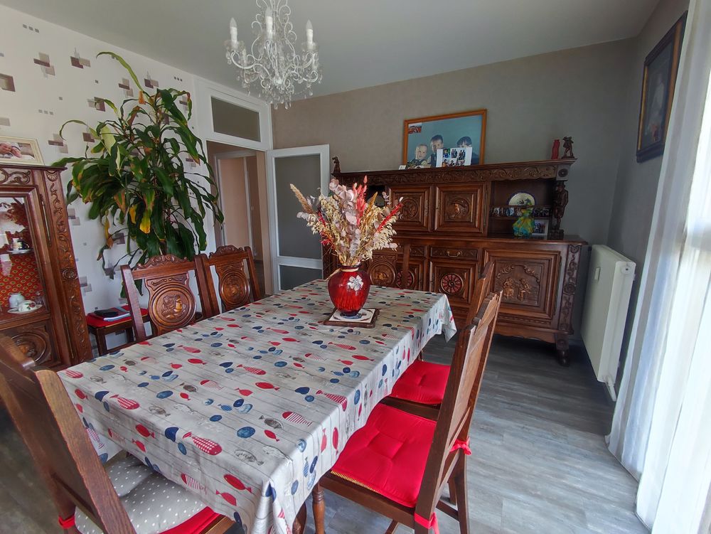 Vente Appartement Appartement T4 de 83 m² avec deux grands balcons, garage et annexe annonce Saint-etienne