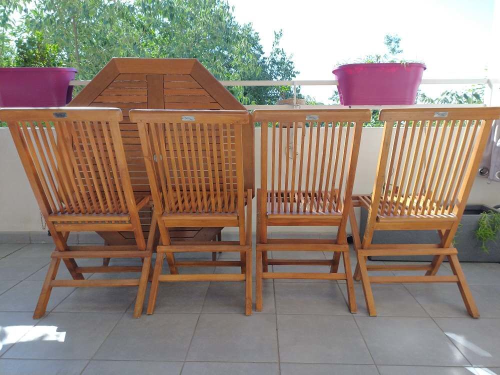 TABLE SALON DE JARDIN EN TECK ET 04 CHAISES Meubles