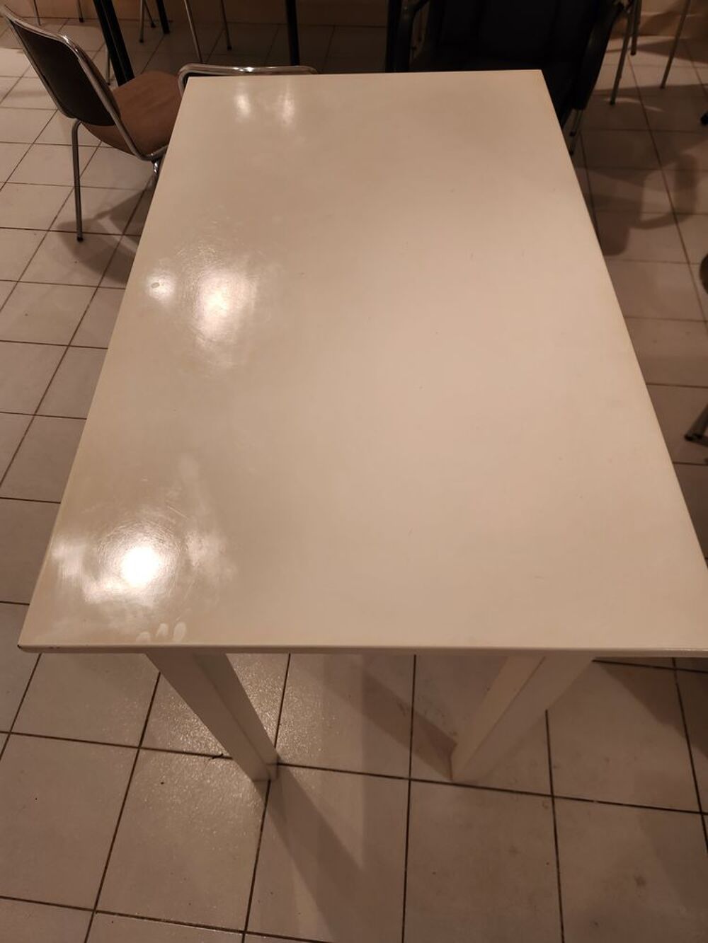 TABLE BOIS HAUTE TRES BON ETAT Meubles