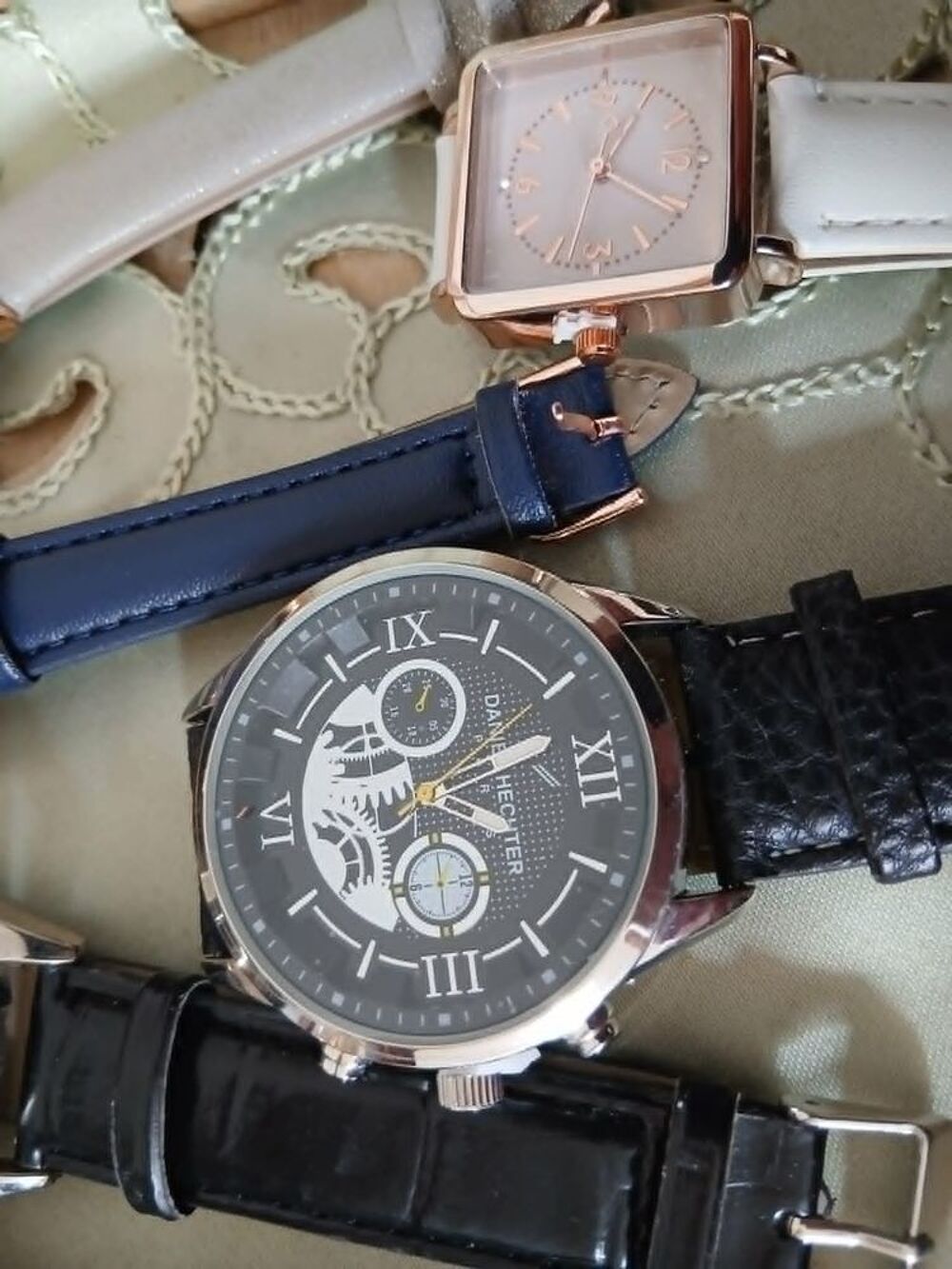 Dix montres valeur+ coffret bois vitr&eacute; de valeur N&deg;1347 Bijoux et montres