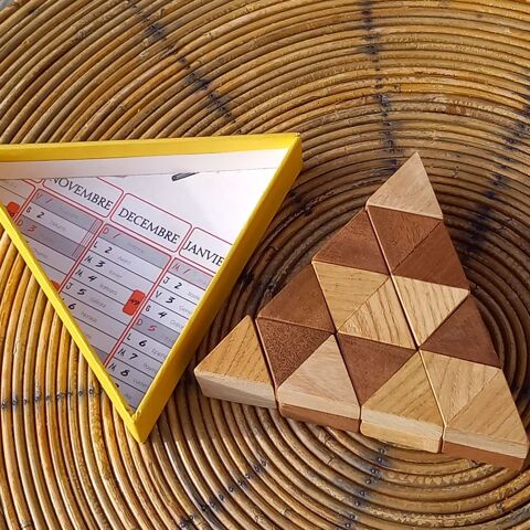 Casse tte artisanal, fait en bois naturel et carton         10 Saumur (49)