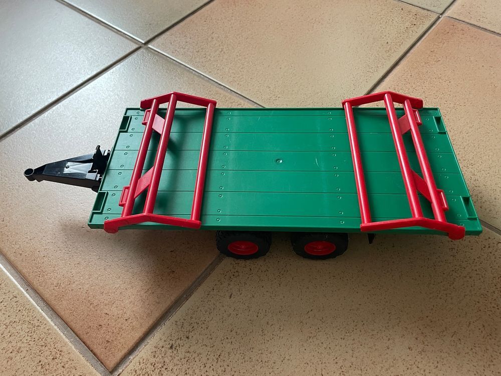 Remorque plateau balles rondes (Bruder made in germany) Jeux / jouets