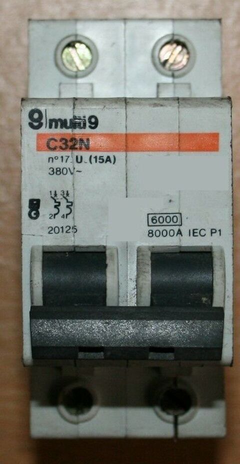 diff�rents disjoncteurs Multi 9 C32N 15 Beauchamp (95)