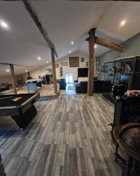   Maison spacieuse Maison - 11 pi�ce(s) - 256 m�