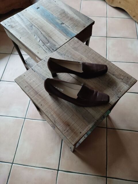 Chaussures femme Geox Marron - �tat neuf 30 Meg�ve (74)