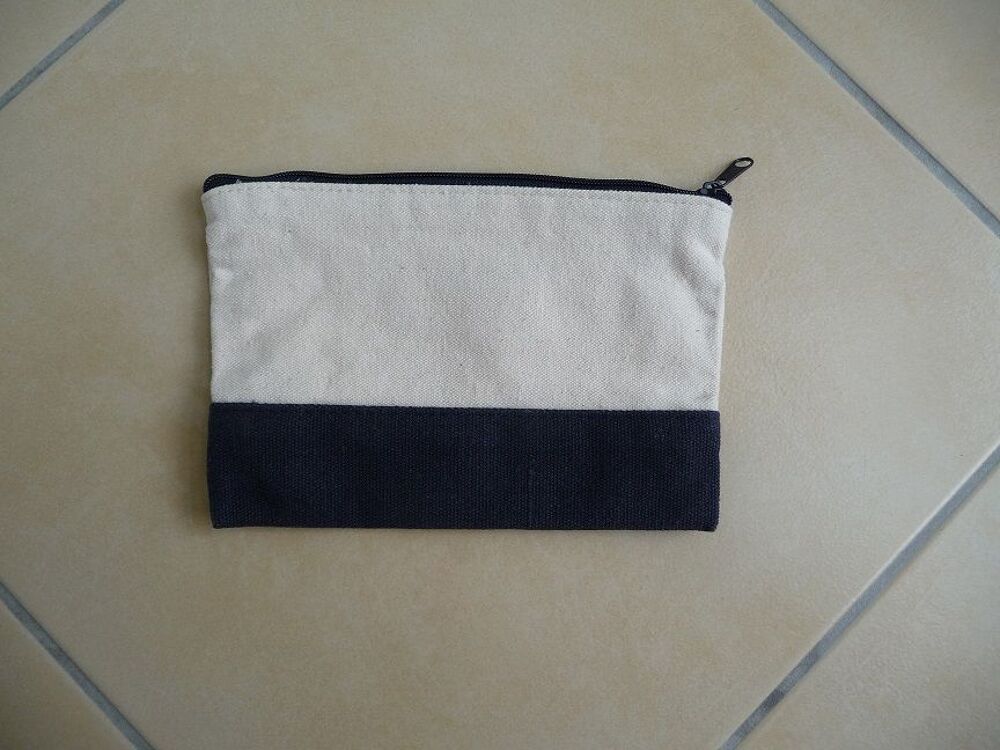 Trousse Vivons l'essentiel marque Cama&iuml;eu - Neuve Maroquinerie