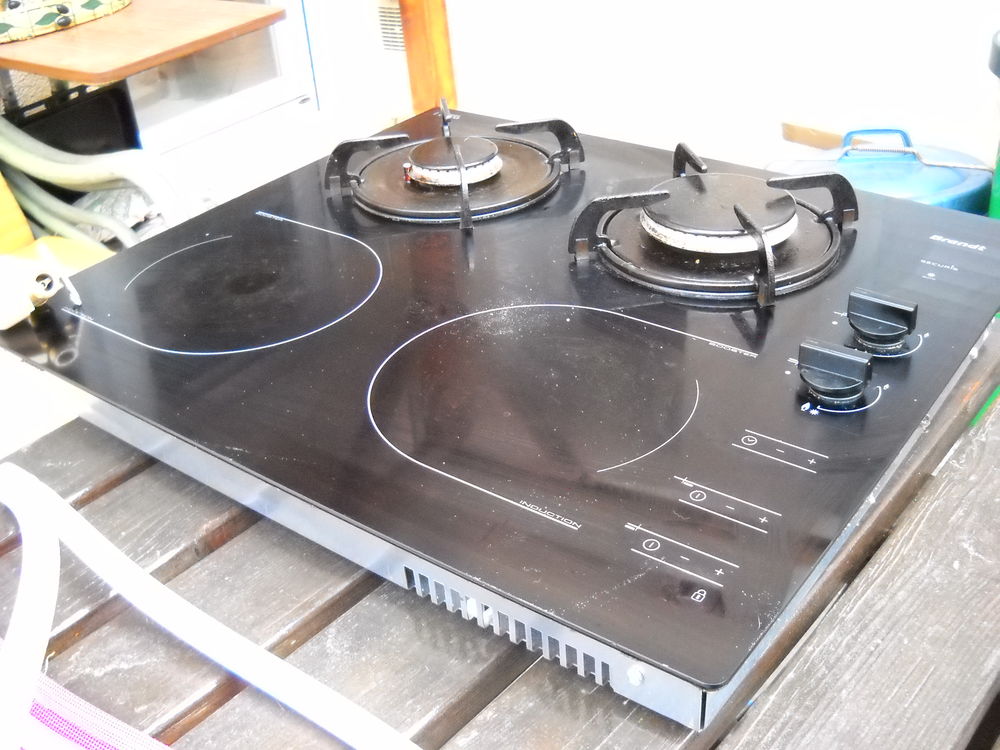 Plaque de cuisson mixte ( induction et gaz ) Electroménager