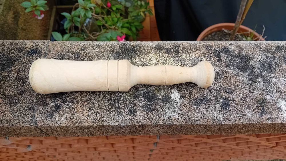 MORTIER EN CERAMIQUE JAUNE ET SON PILON EN BOIS SUPERBE VALAURIS? Décoration