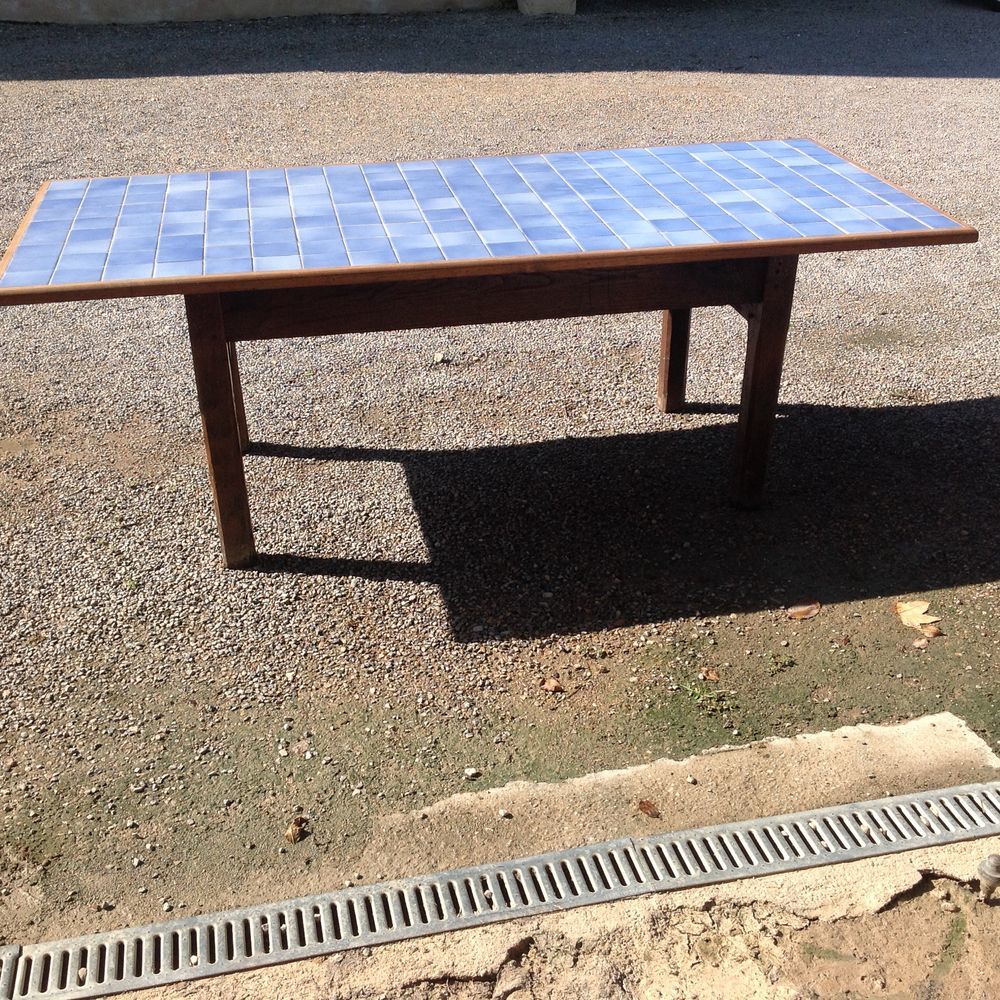 table en bois carrele Meubles