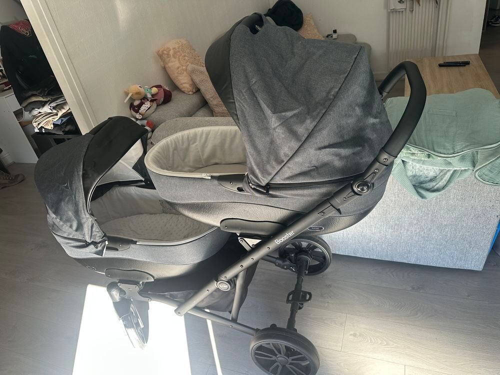 Poussette trio double Pu�riculture