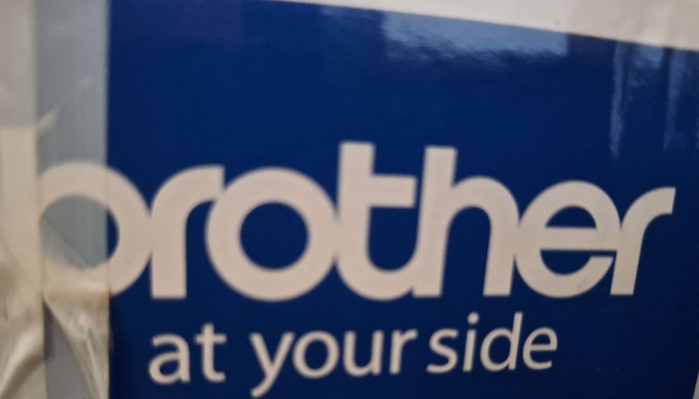 Machine a coudre neuve de marque BROTHER Bricolage