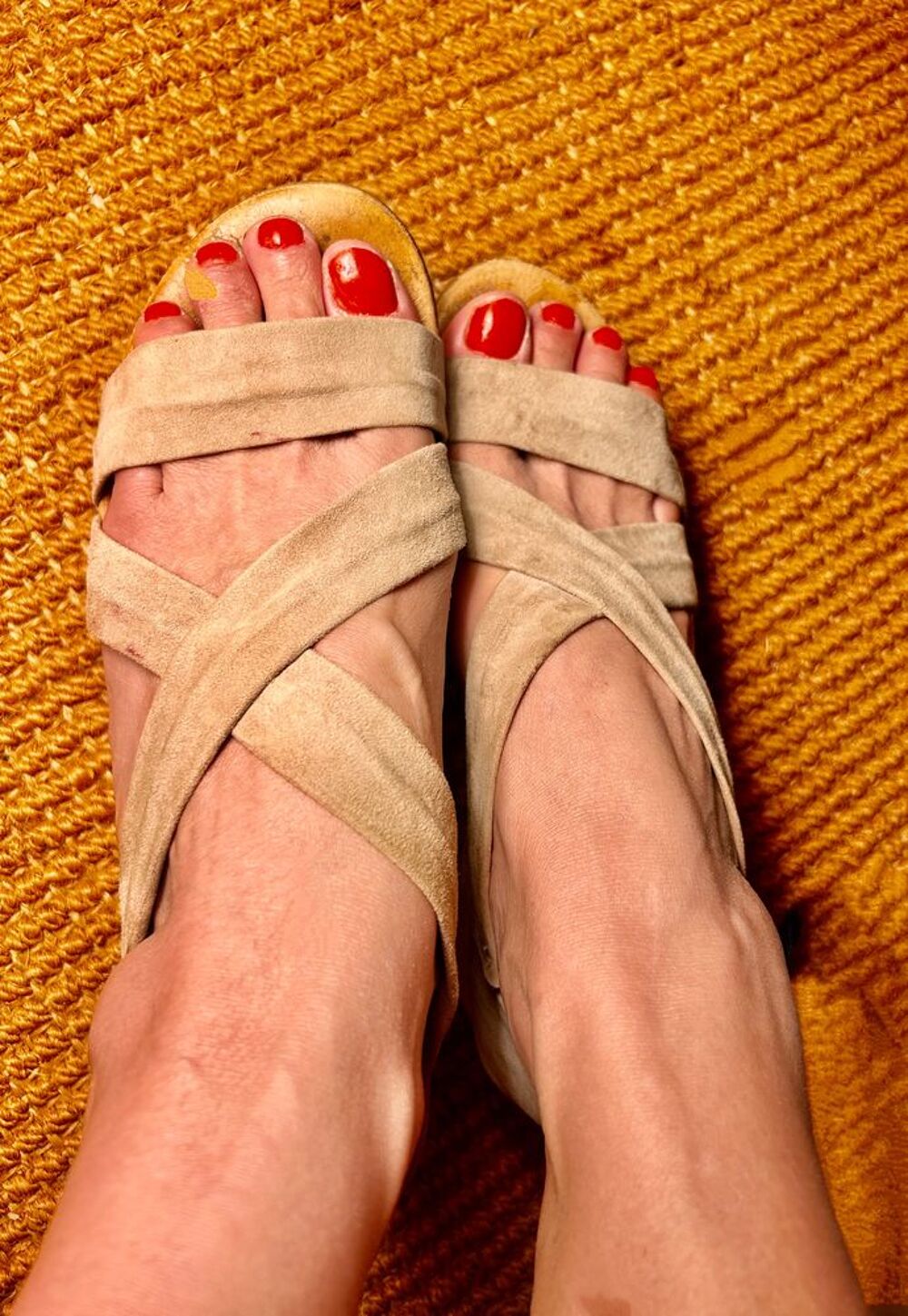Nus pieds compens&eacute;s us&eacute;s belle qualit&eacute; Chaussures