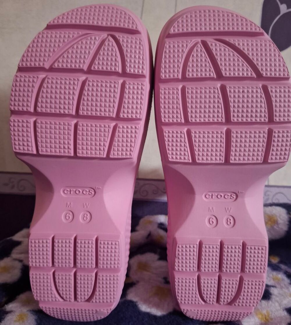 Sandales Crocs roses Stomp Mary Janes neuves Chaussures