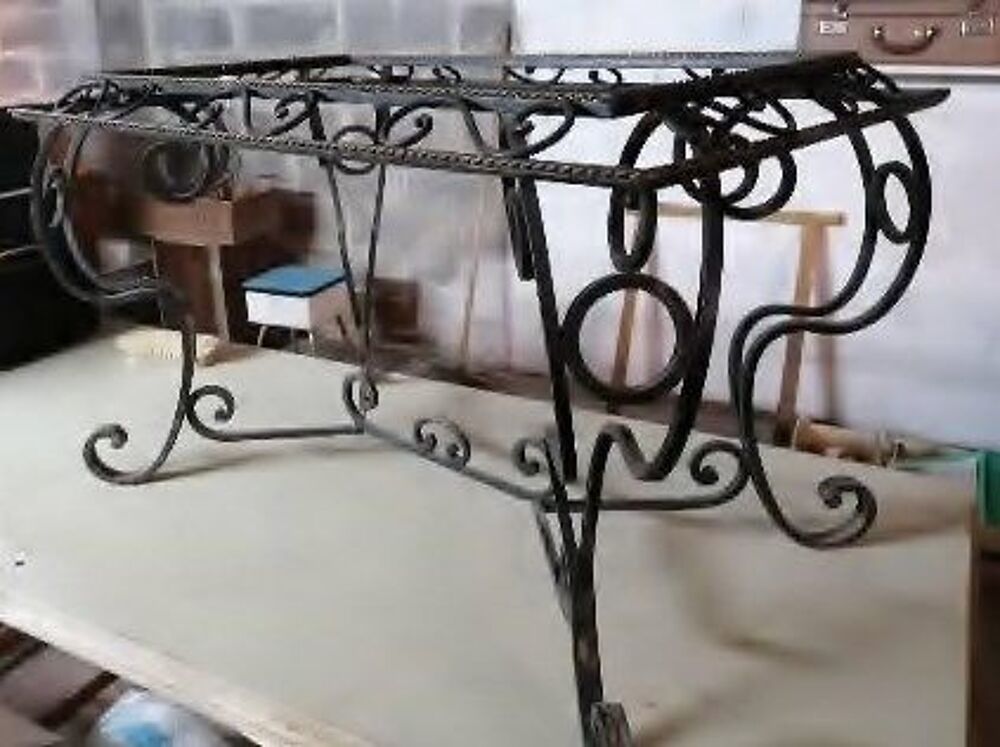 TABLE SALON FER FORGE
Meubles