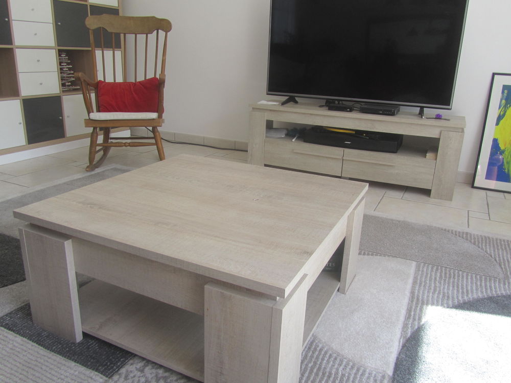 table basse de salon et meuble t&eacute;l&eacute;vision. Meubles