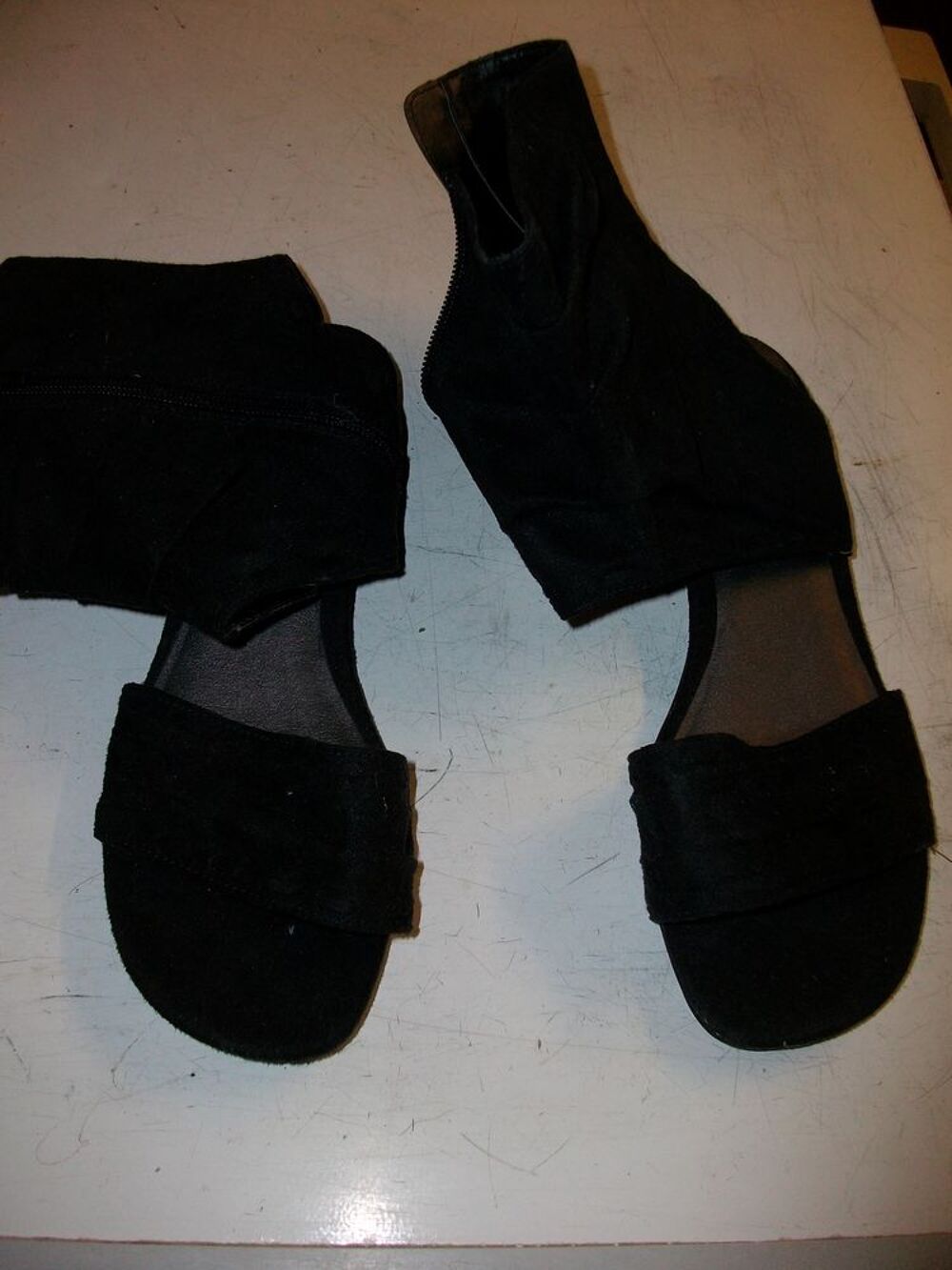 Sandales hautes Noir daim &agrave; tirette pt 38-neuves Chaussures