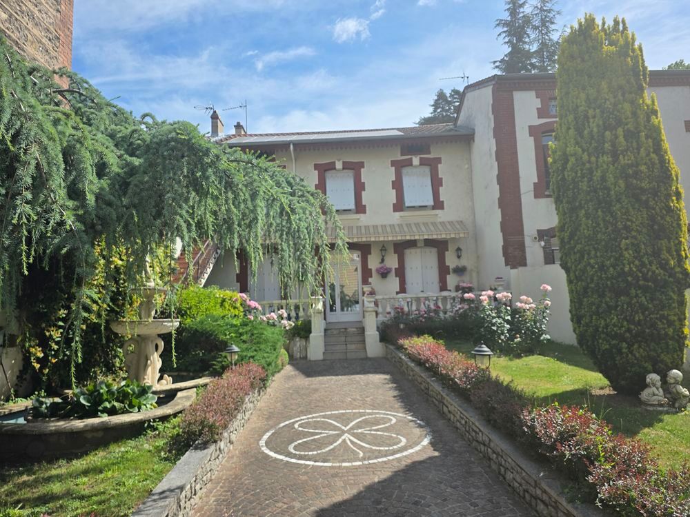 Vente Maison Maison de ville type F5   116M2 plein centre unieux Unieux