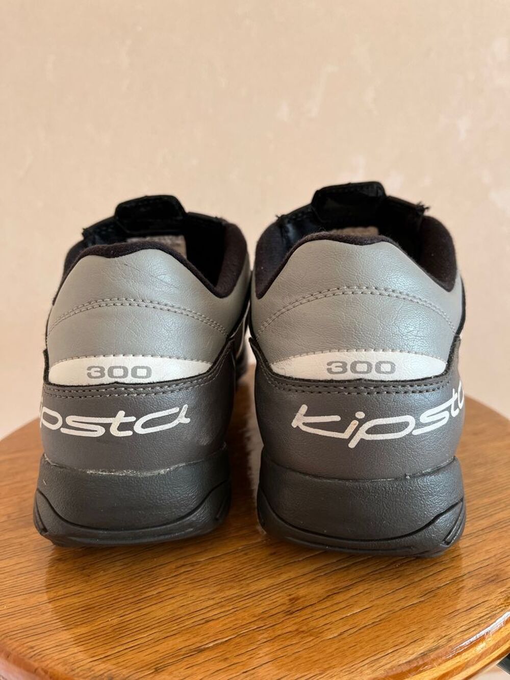 Homme, Chaussures KIPSTA 300, crampons, P.42, Bon &eacute;tat Chaussures