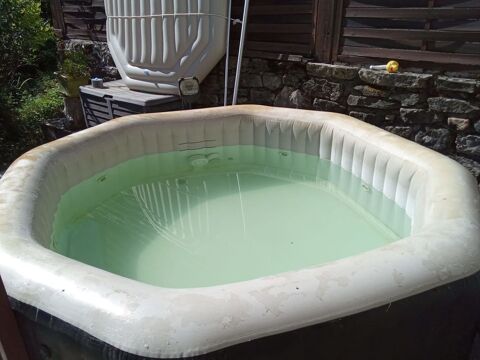 Jaccuzi INTEX 6 places jets et bulles 300 Rumilly (74)