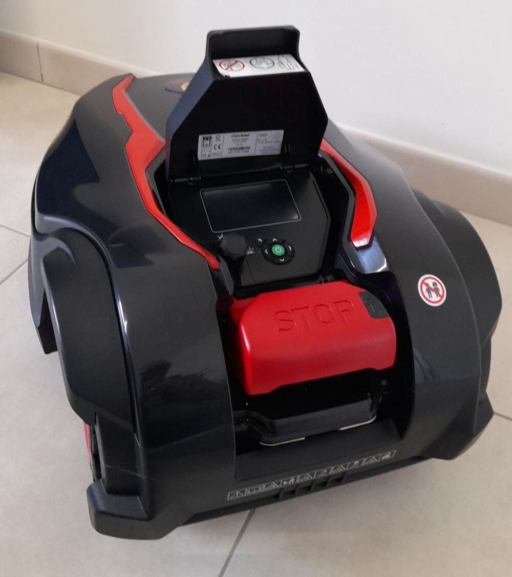 TONDEUSE robotis&eacute;e autonome FERRARI Jardin