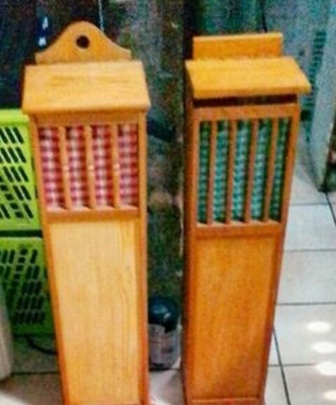 Meuble t�l� avec plateau orientable et 3 bo�tes � pain  Haisnes (62)