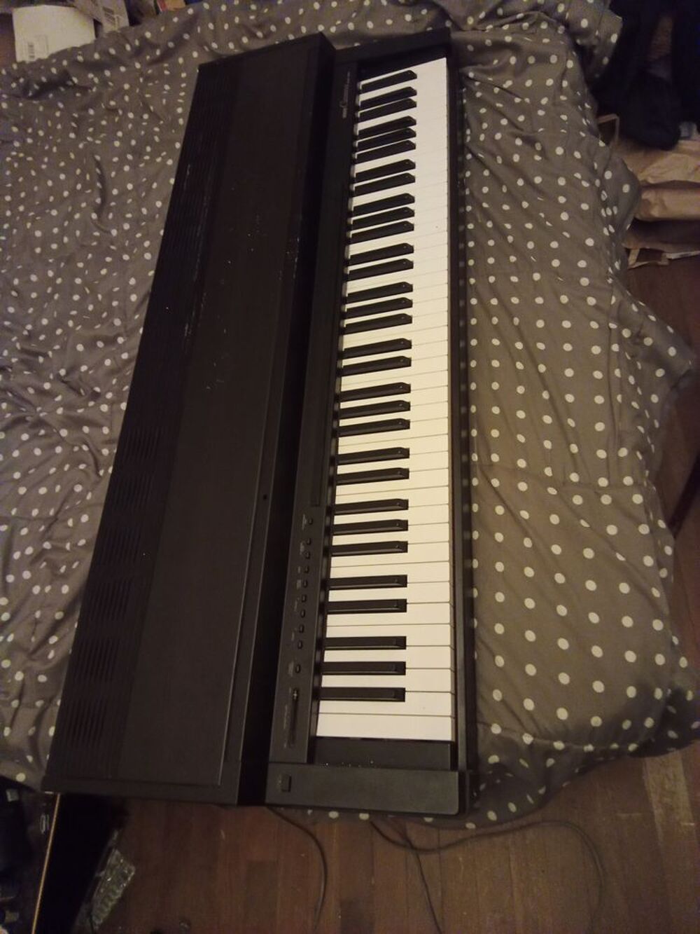 synth&eacute;tiseur YAMAHA Clavinova CLP-100 Audio et hifi
