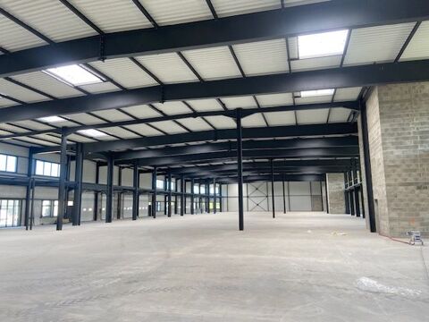 LOCAL D'ACTIVITÉ DE 450 M2 DONT 150 M2 DE BUREAUX - LOCAL NEUF - 4364 69800 Saint-priest