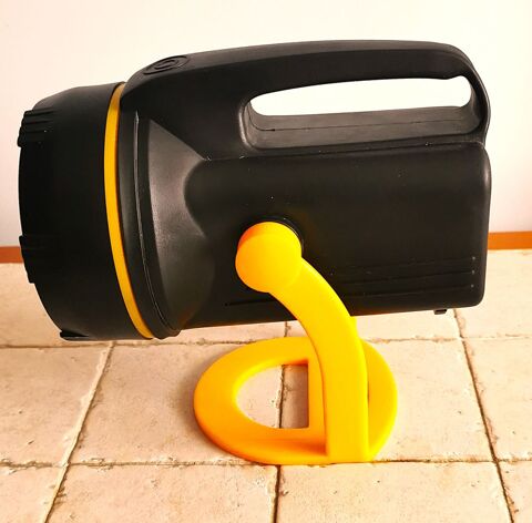 Lampe torche sur socle 6 Challans (85)