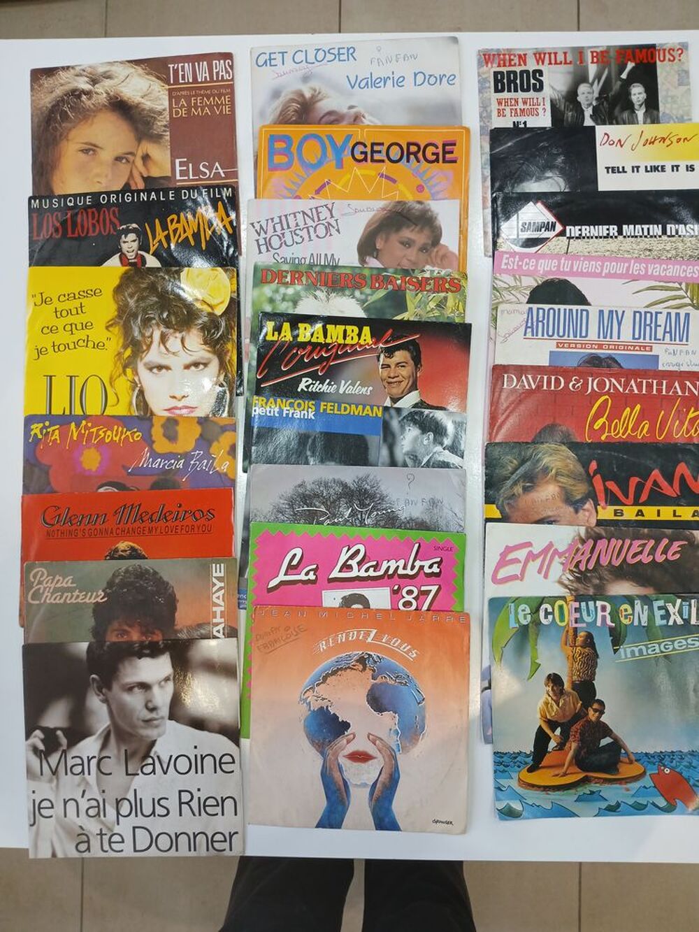 Lot de 88 vinyles CD et vinyles