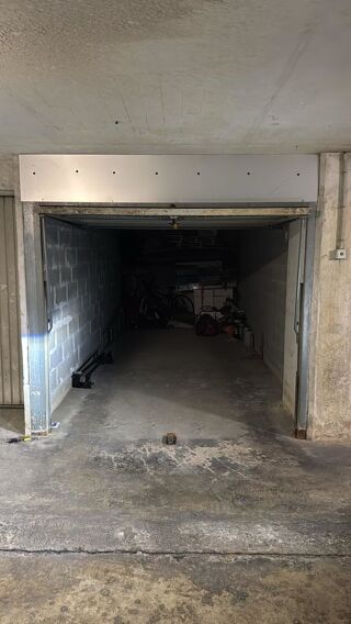  Parking / Garage � louer 18 m� Nice