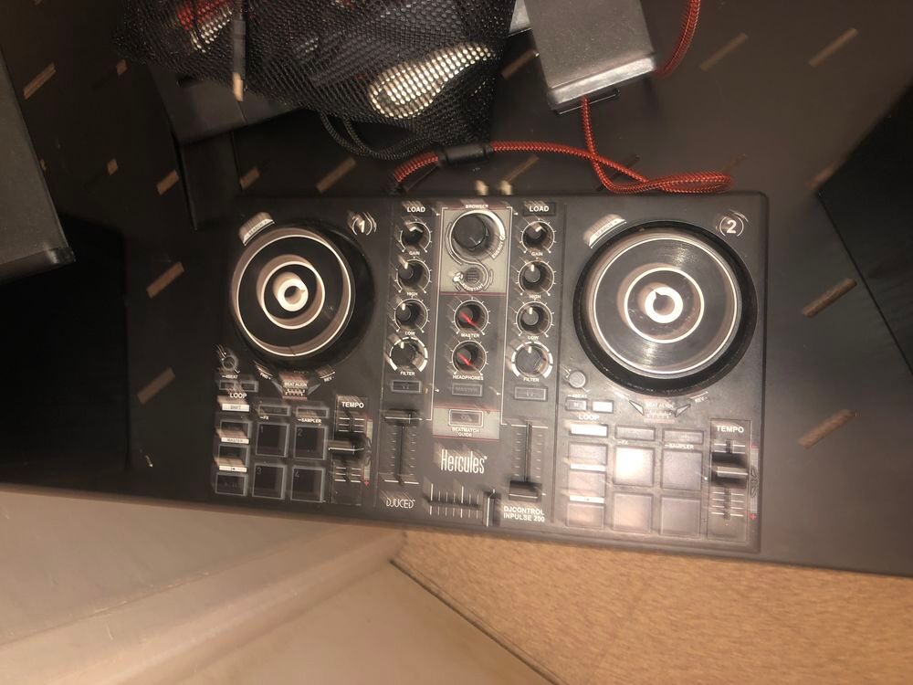 Kit Dj hercule learning + table millenium et support PC Instruments de musique
